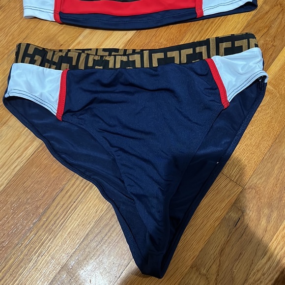 Swim suit - Picture 4 of 4